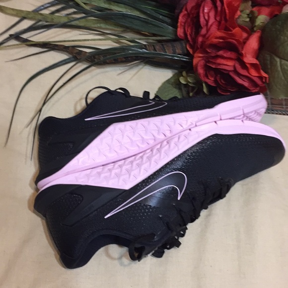 Sold Out. New; Nike Metcon 4 - Picture 8 of 12